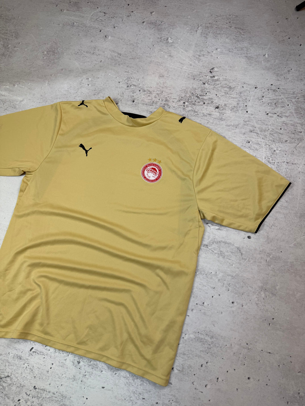 Puma Olympiacos FC Training Jersey Beige Black Size L Vintage Football Shirt