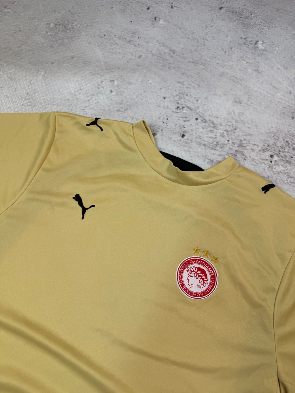 Puma Olympiacos FC Training Jersey Beige Black Size L Vintage Football Shirt